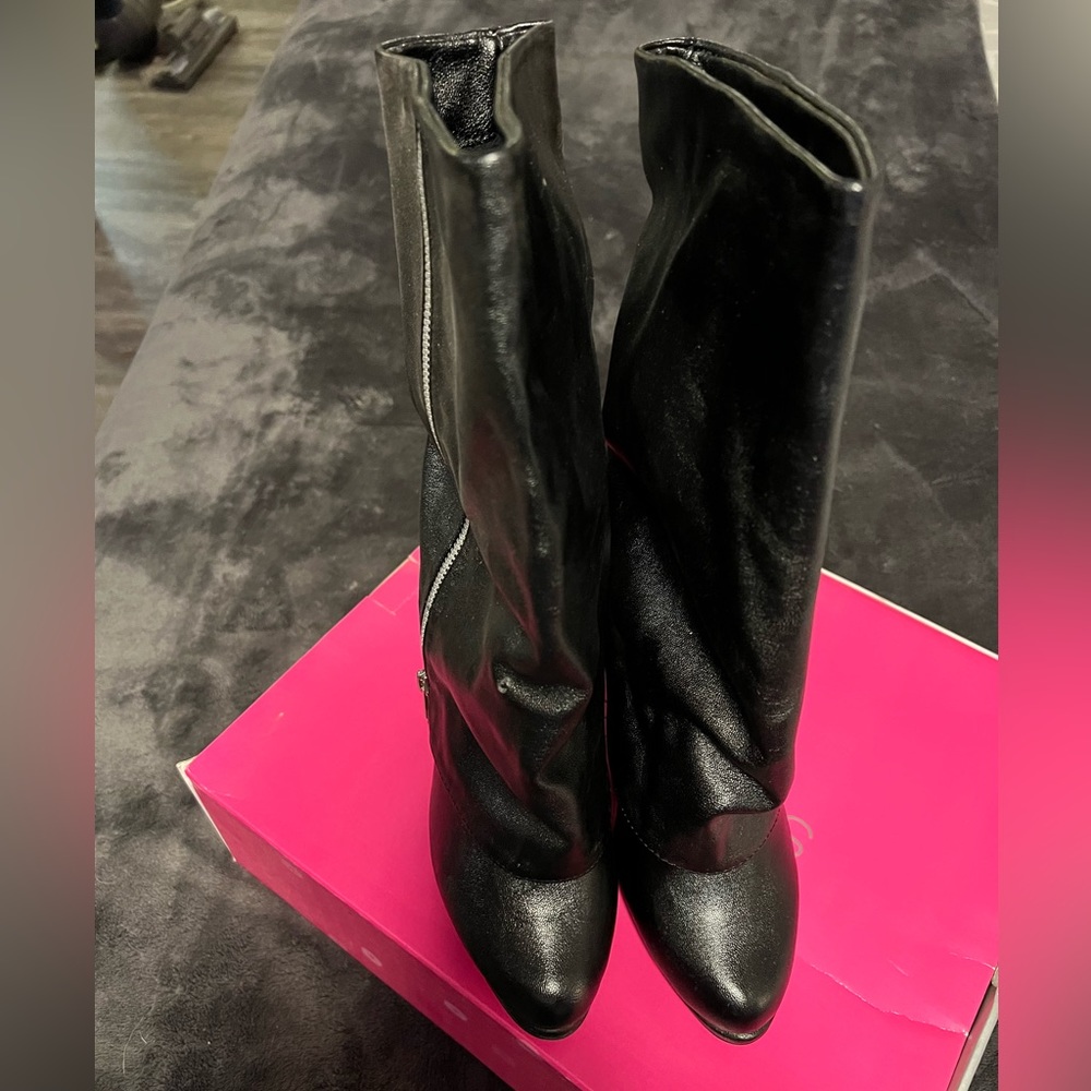 Shoedazzle, size 7.5, black high heel boots